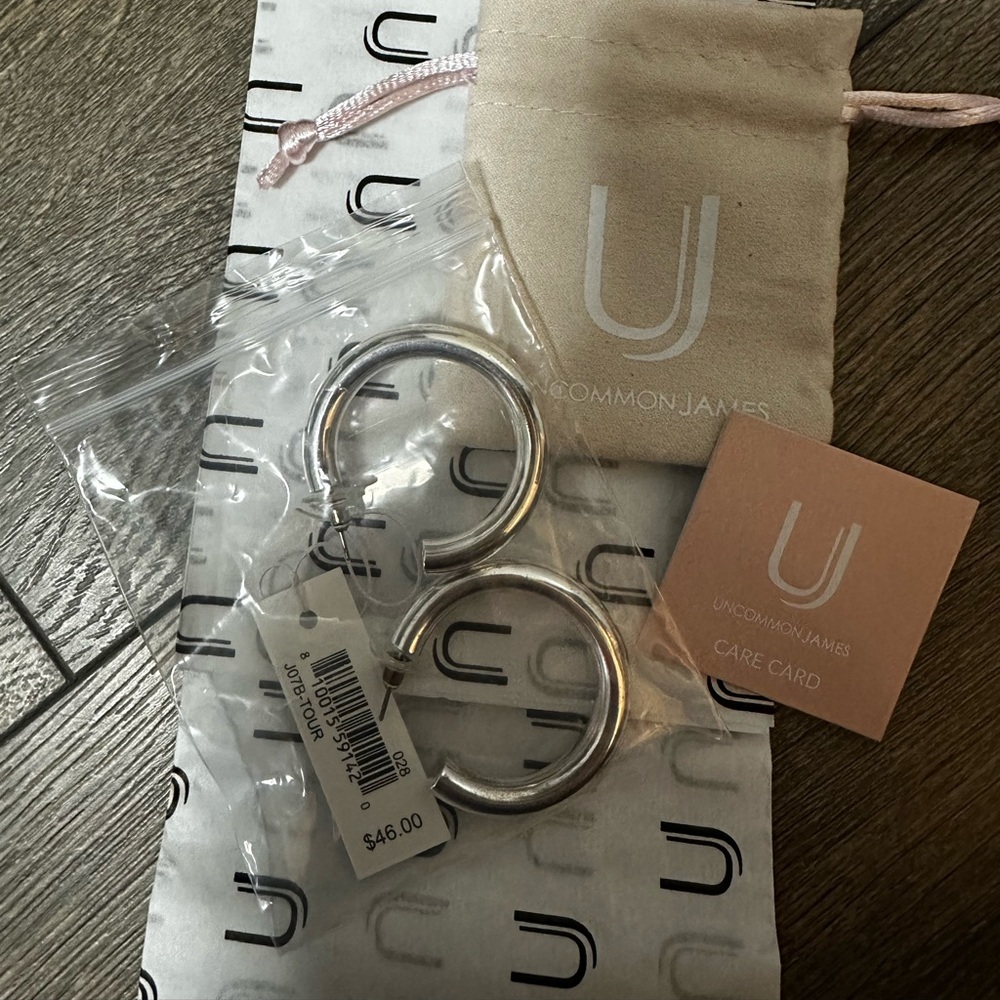 Uncommon James Shiny Silver Hoops